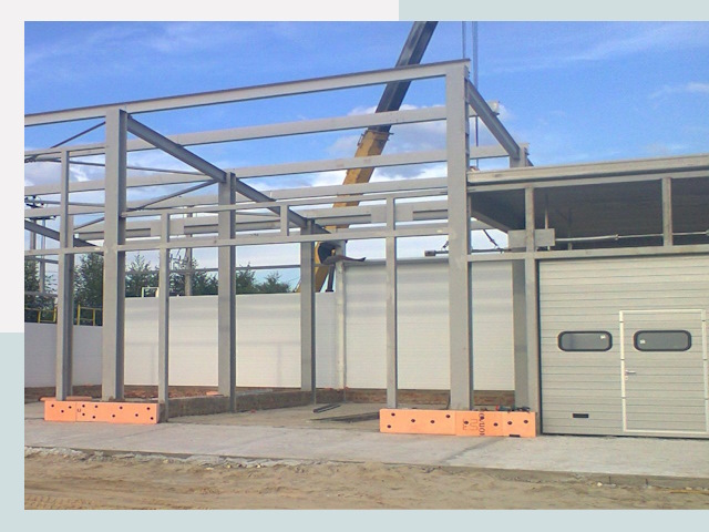 Строительство автосервисов от СтальСтрой-Смл по цене 615 руб.